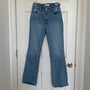 Abercrombie & Fitch The ‘70s Vintage Flare Ultra High Rise 25S